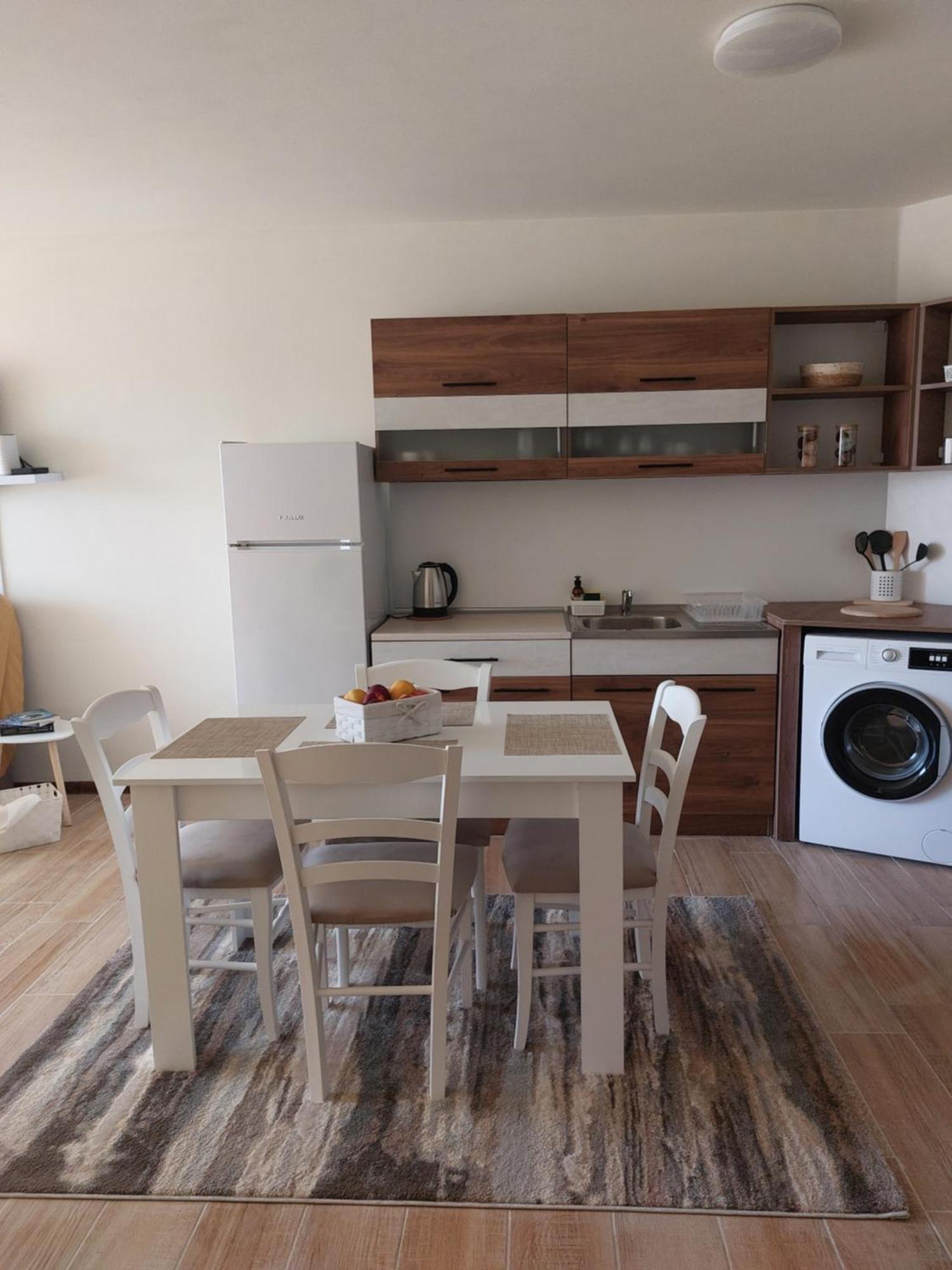 Krimski Apartment - Free Private Parking Várna Kültér fotó