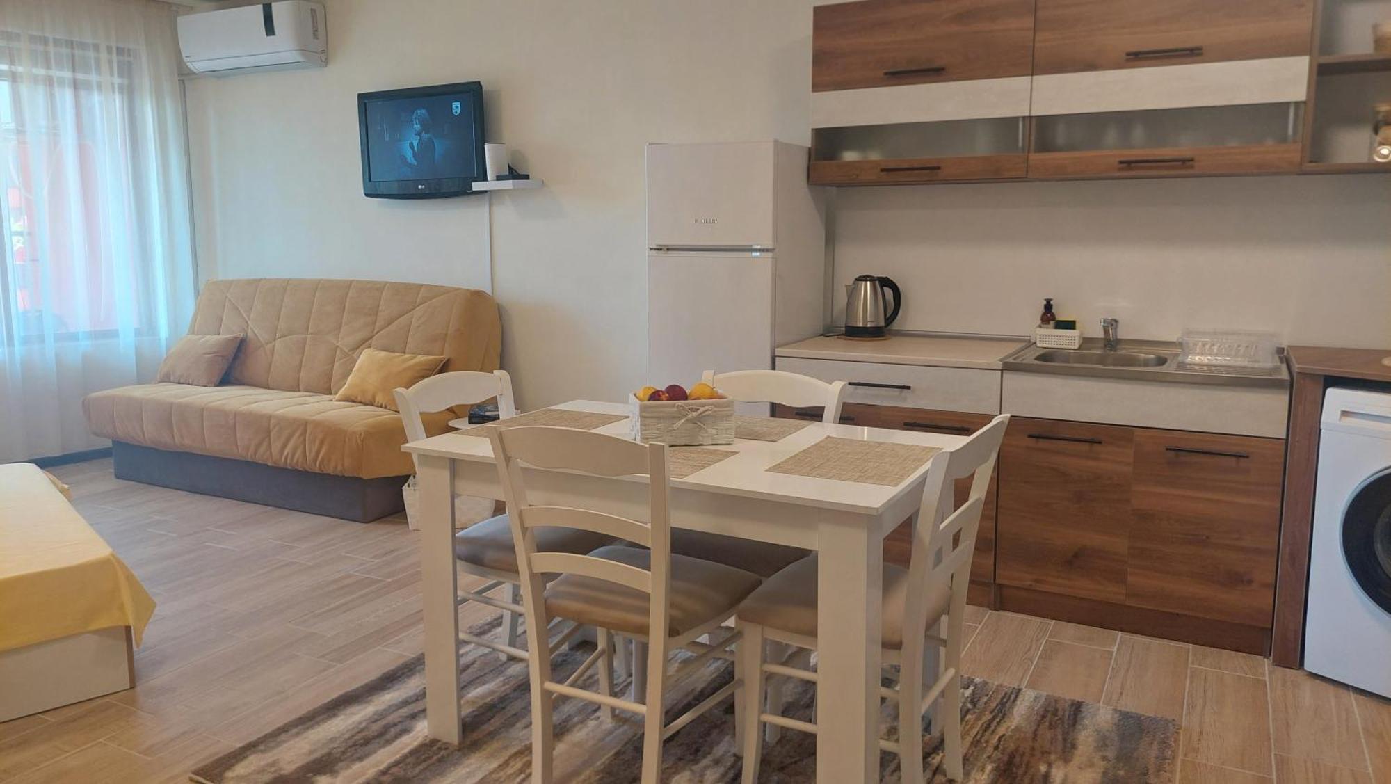 Krimski Apartment - Free Private Parking Várna Kültér fotó